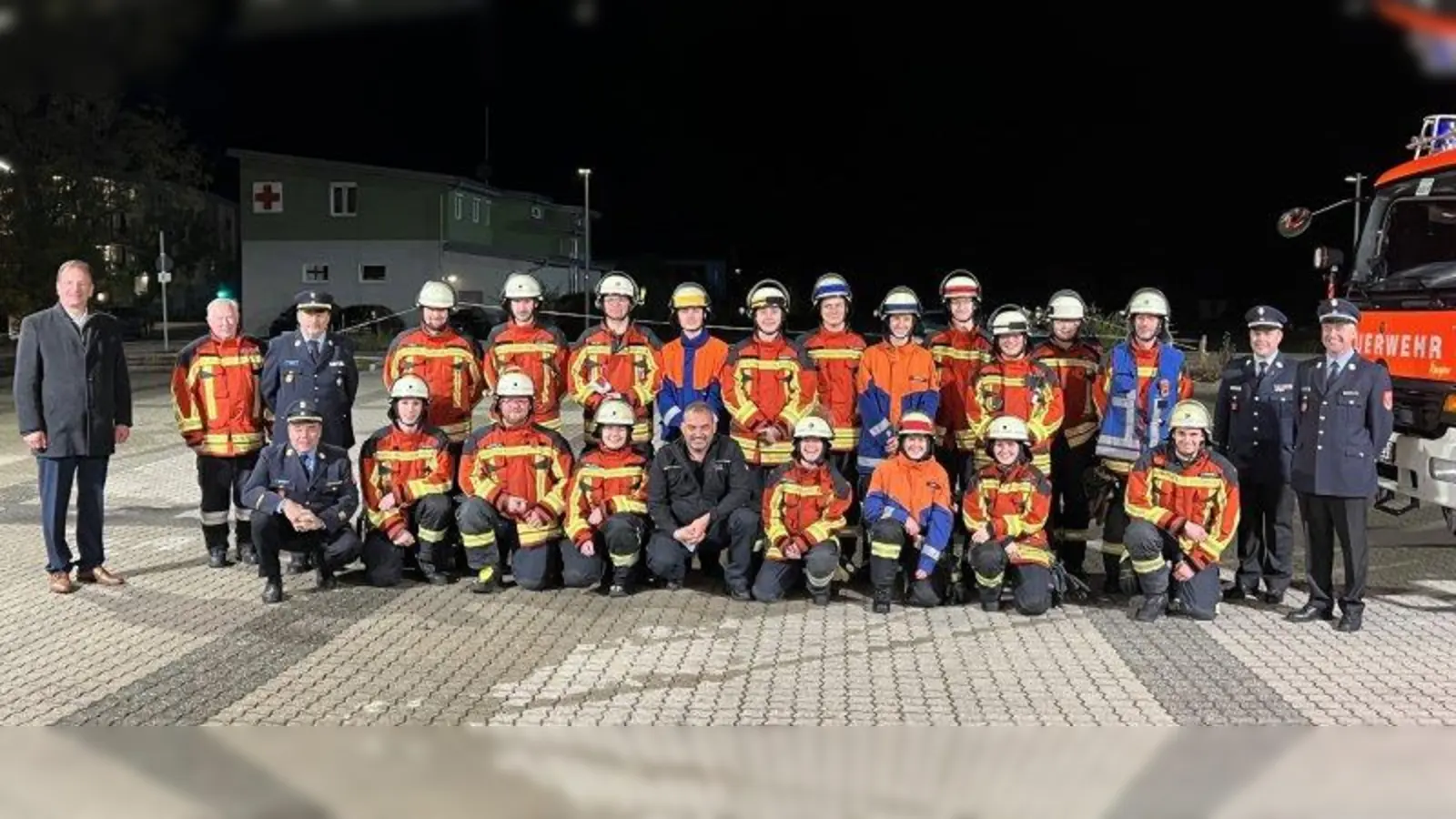 Geschult die Sicherheit anderer im Einsatz: Alle Teilnehmerinnen und Teilnehmer absolvierten die Leistungsprüfung schnell, konzentriert und gut organisiert. (Foto: Feuerwehr Germering)