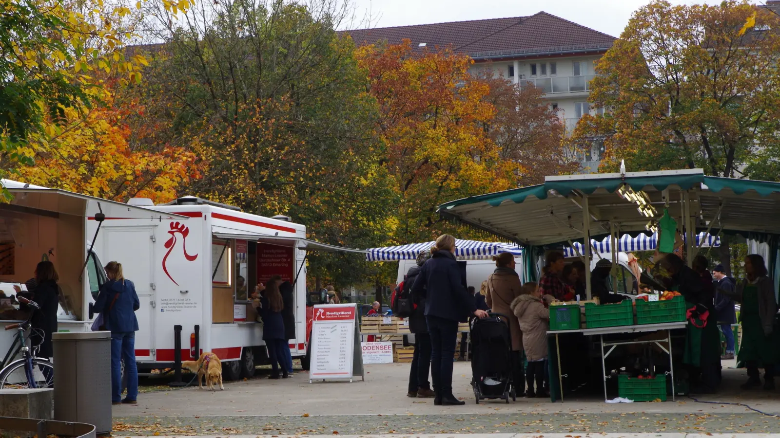 Donnerstags ist Markttag am Georg-Freundorfer-Platz. Die Stadtteilbewohner wünschen sich nun einen zweiten Markttag. (Foto: Beatrix Köber)