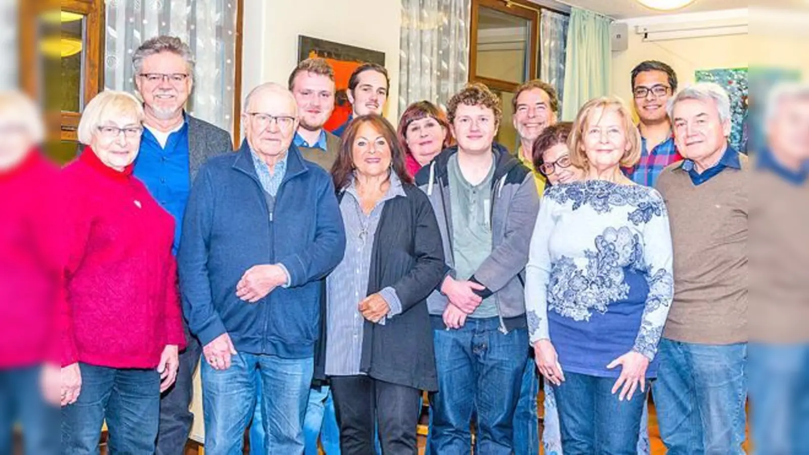 Margaretha Riedel, Kurt Damaschke, Erich Meyer, Moritz Bludau, Regine Wieneke, Leopold Klemencic, Rosa Robatzek, Maximilian Janicher, Bruno Müllhofer, Uta Prinz, Hiltrud Broschei, Marvin Lausmann und Alfred Schellerer (v.l.).   (F.: privat)