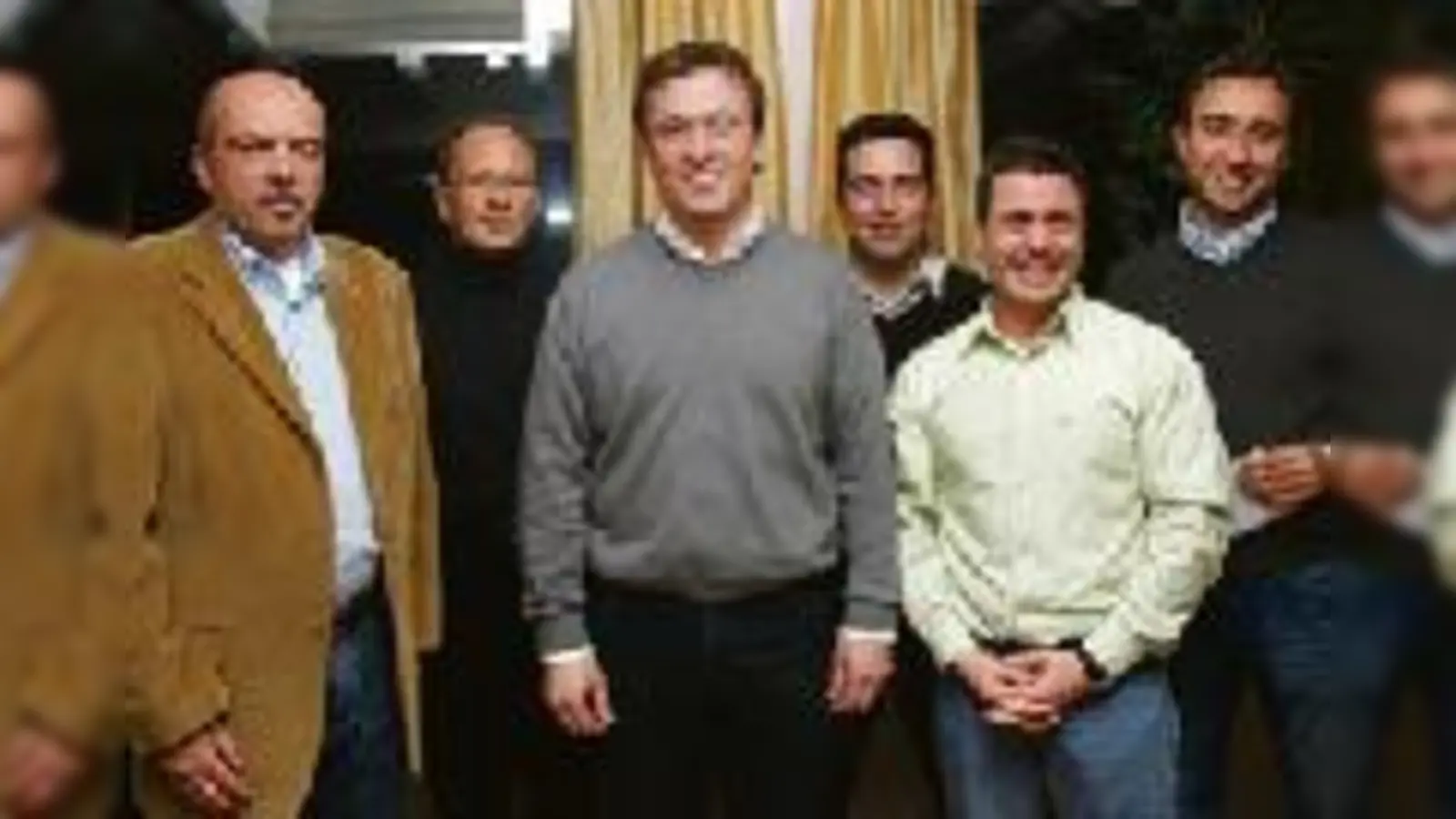 Die neue Vorstandschaft des FC Unterföhring.  (Foto: ba)