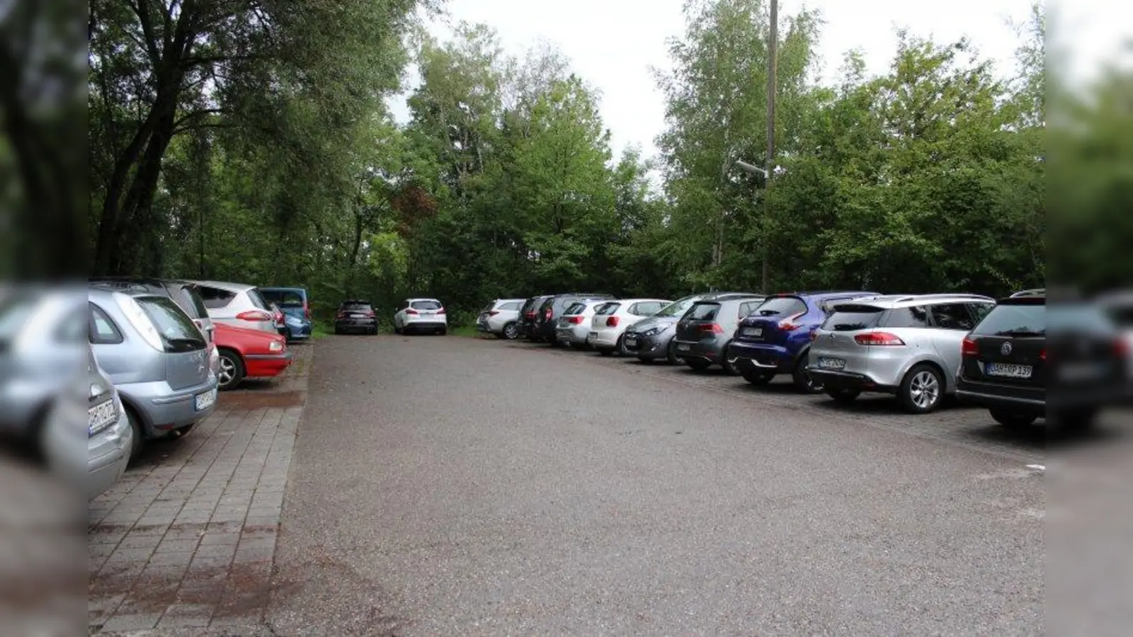 Ein Plus: Für den P+R-Parkplatz in Karlsfeld gibt es online eine Voraussage der Parkplatzbelegung. (Foto: sb)