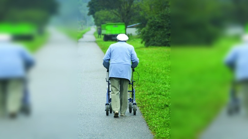 Der Ethik-Beirat für die Alten- und Pflegeheime der Inneren Mission soll unter anderem Empfehlungen für die Hilfe im Alter erarbeiten. (Foto: Günter-Havlena/pixelio.de)