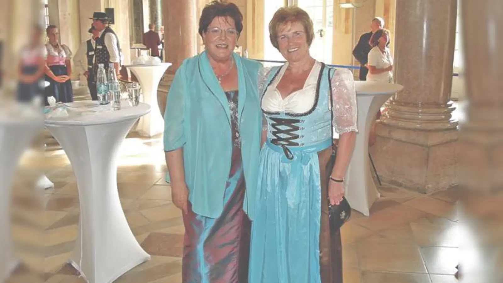 Barbara Stamm (li.) und Brigitte Stengel unterhielten sich gut beim Sommerfest des Landtags.	 (Foto: privat)