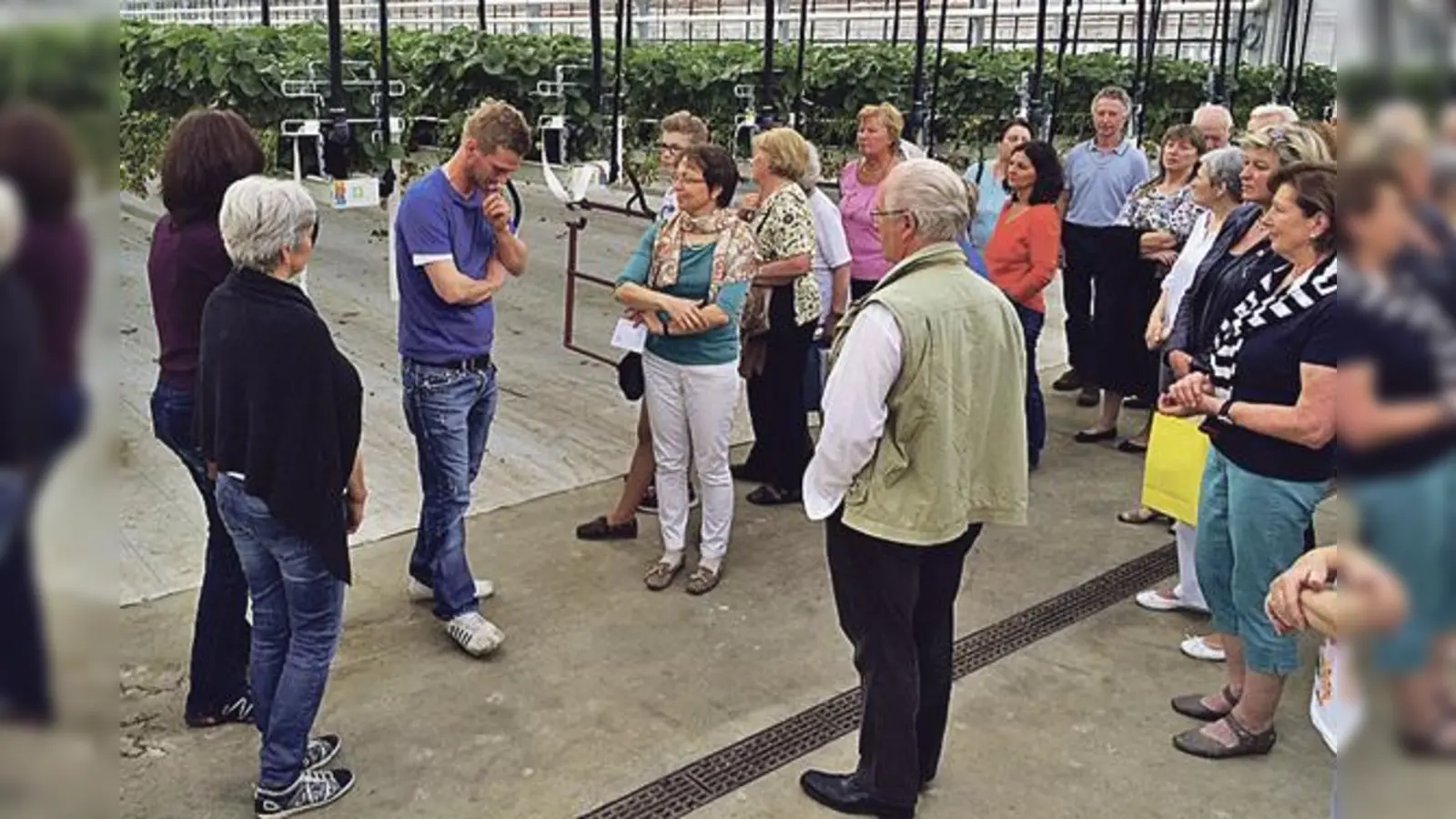 Erdbeerzucht ohne Chemie. Die 40 Teilnehmer waren begeistert.  (Foto: AGL)