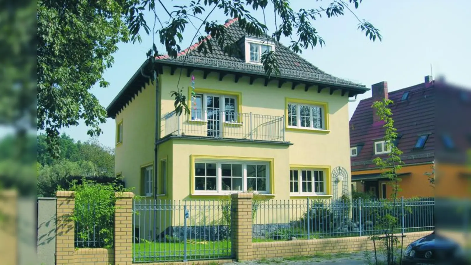 In älteren Häusern können noch Materialien mit Schadstoffen verbaut sein, die heute längst verboten sind. (Foto: djd/Bauherren-Schutzbund e.V.)