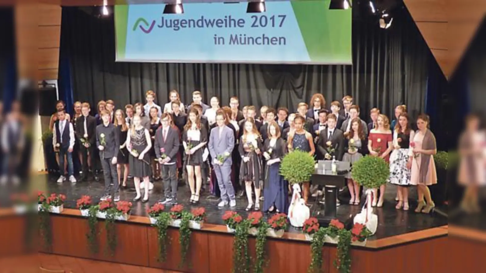 Fast 50 Jugendliche aus München und dem Landkreis nahmen an der Jugendweihe in Eching teil. 	 (Foto: Privat)