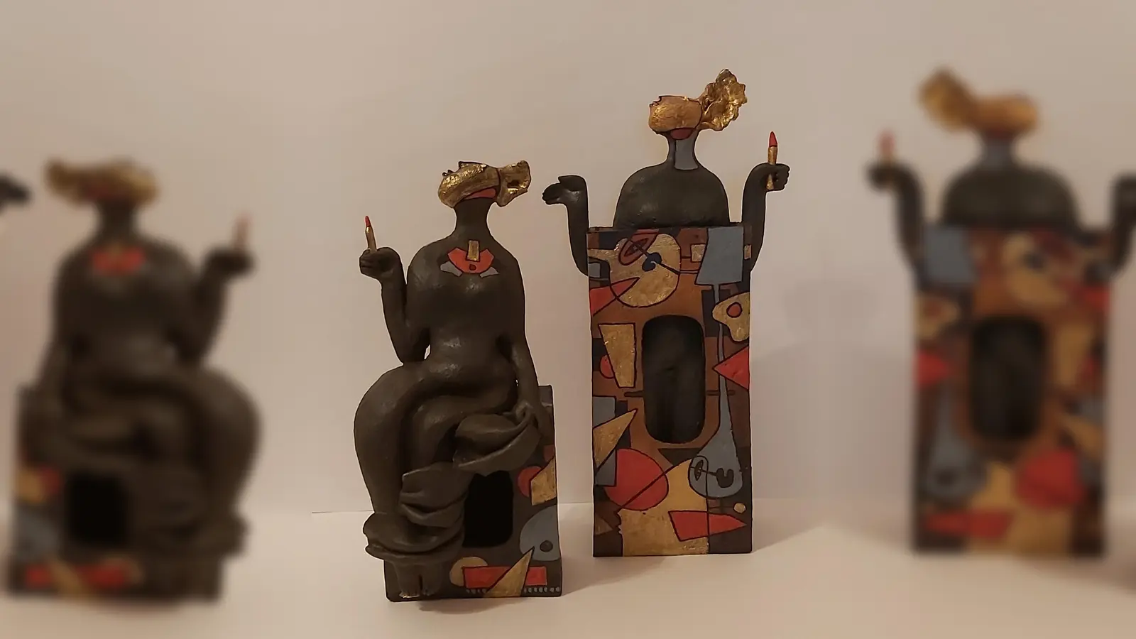 Skulpturen von Irina Orkina-Wietek. Das Publikum darf sich auf eine interessante und vielfältige Ausstellung freuen. (Foto: © Irina Orkina-Wietek)