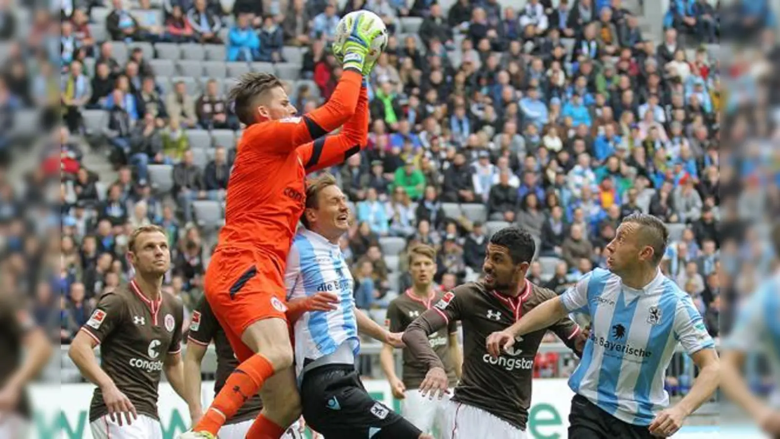 Enges Ringen: Münchner Löwen gegen Nordlichter.  (Foto: Anne Wild)