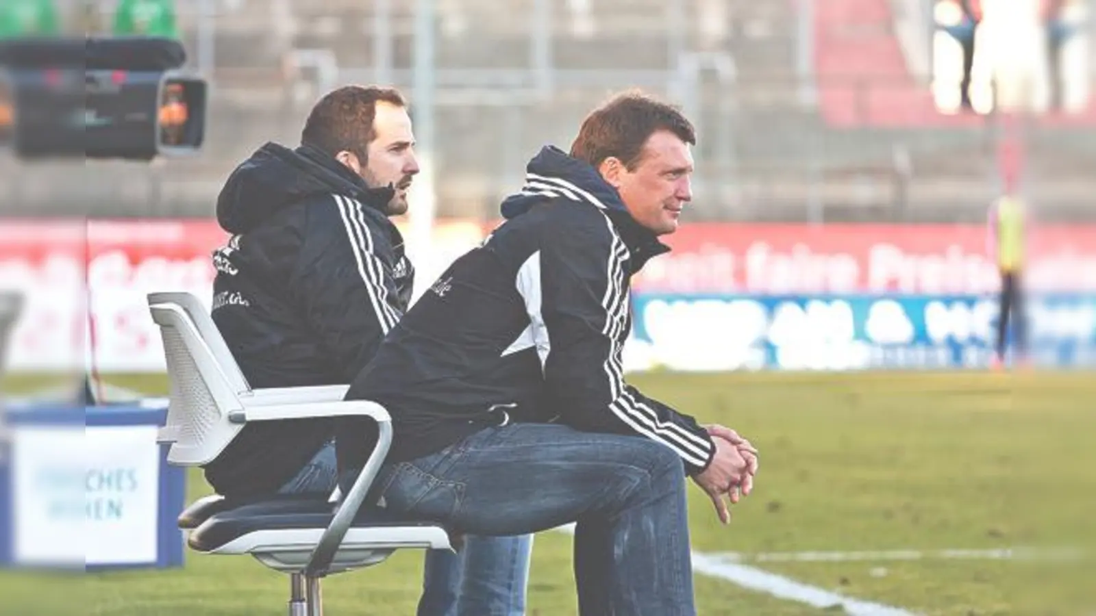 Das Trainer-Tandem Baum / Schromm (v. li.) gibt es so nicht mehr. Manuel Baum ist jetzt Cheftrainer der SpVgg, Claus Schromm Sportdirektor.	 (Foto: Stefan Kukral)