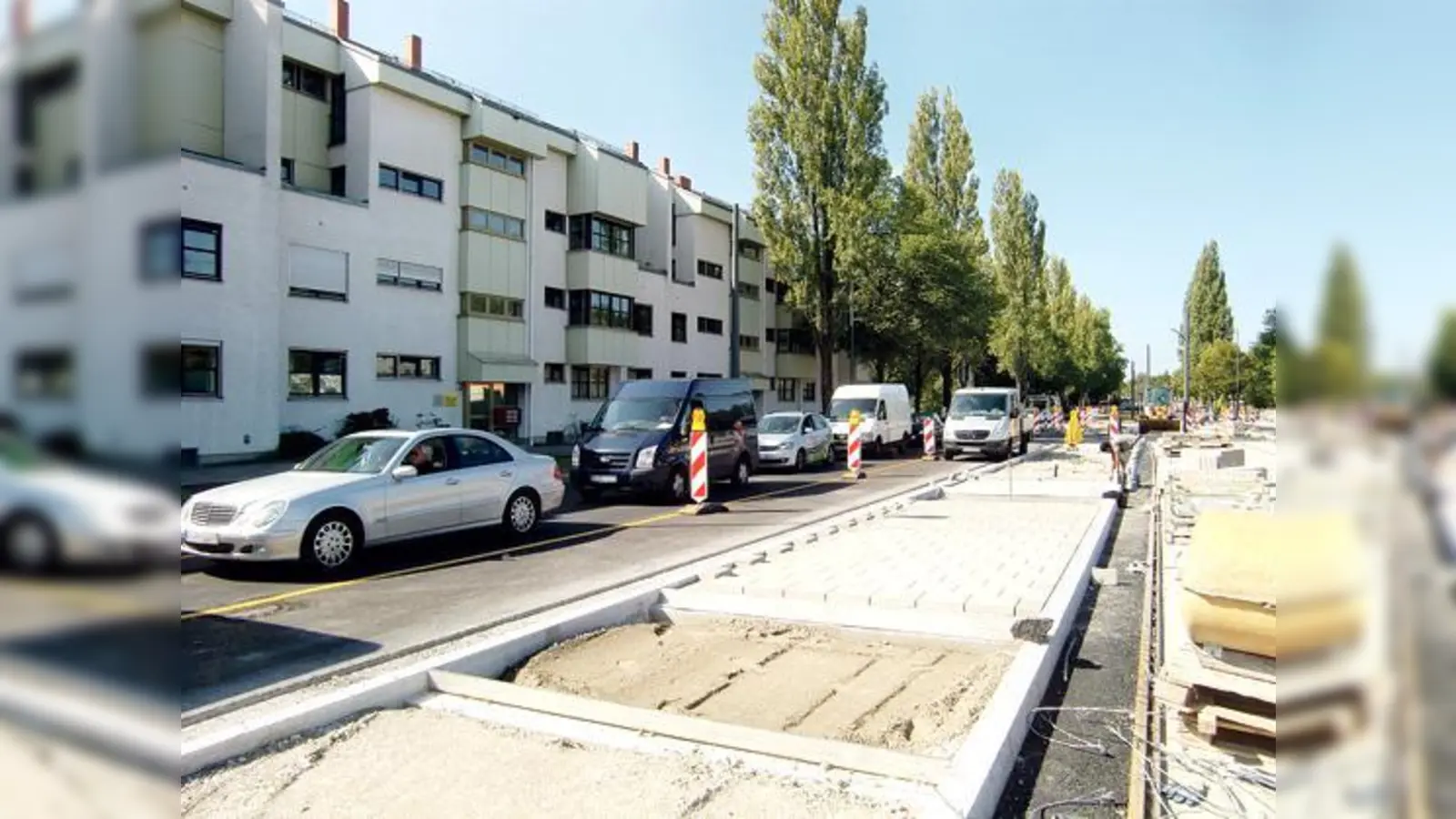 Der Verkehr läuft sehr nahe an der künftigen Tramhaltestelle Cosimabad vorbei. Es wird befürchtet, dass Kinder auf die Straße laufen könnten.	 (Foto: ikb)
