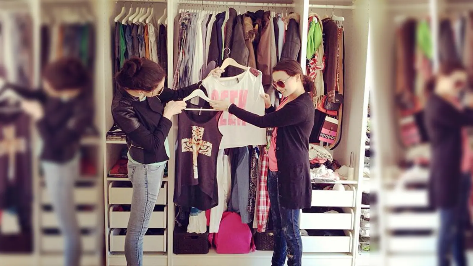 Die Grüne Klamottentauschparty in Unterhaching steigt mit der Unterstützung von »Fashion under the Roof« alias Sarah und Jamila.  (Foto: VA)