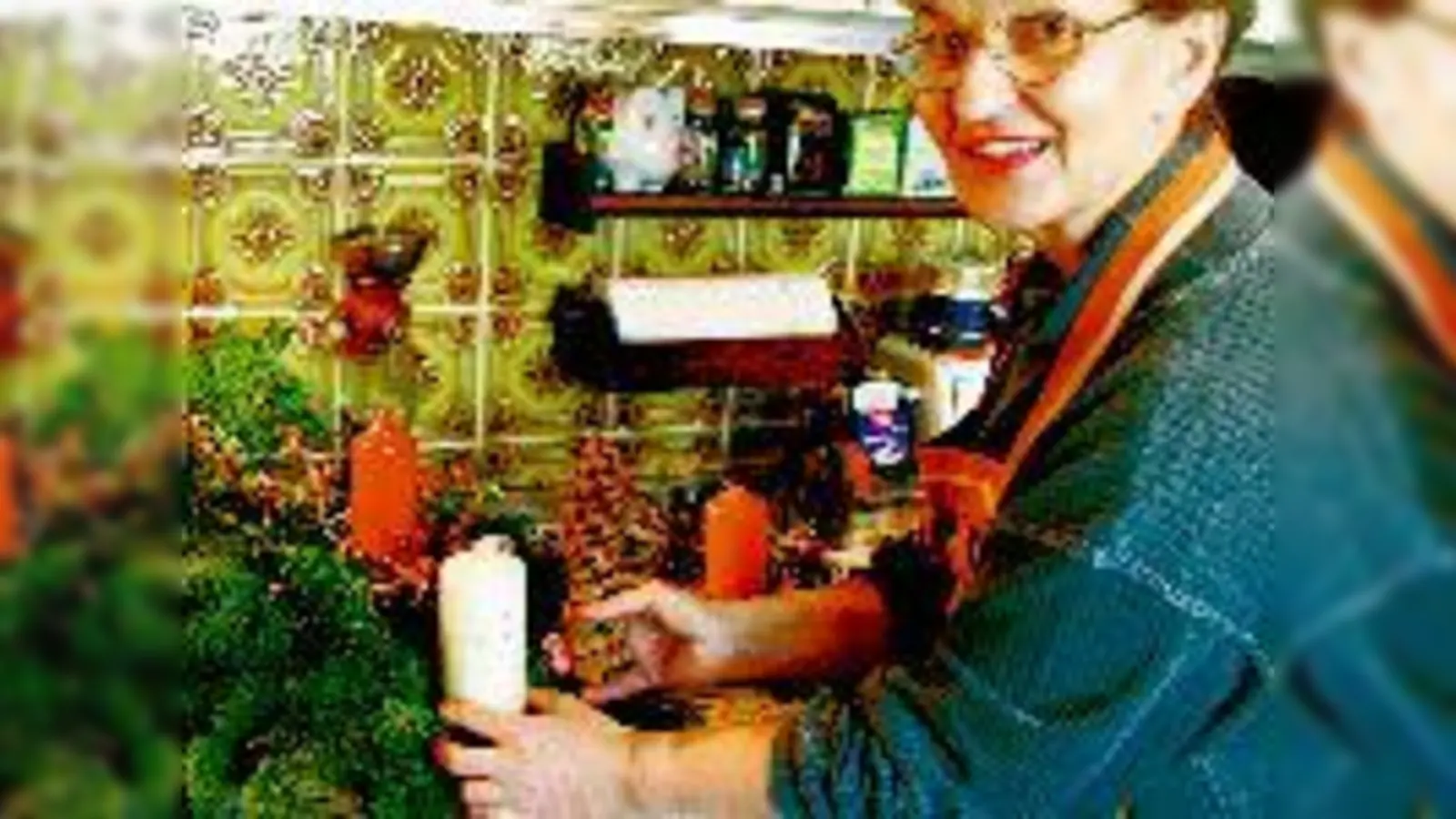 Bis zum Schluss werkelt Eleonore Schmid für die Oberföhringer Dult, doch das meiste ist schon fertig. 	 (Fotos: ms)