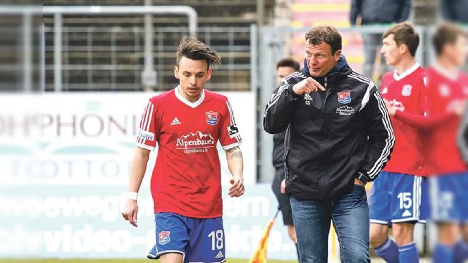 Seine Mannschaft habe in Münster ein »ganz ordentliches Spiel« gemacht, meinte Cheftrainer Claus Schromm (rechts). Dennoch verlor die SpVgg mit 0:2.	 (Foto: Christian Riedel)