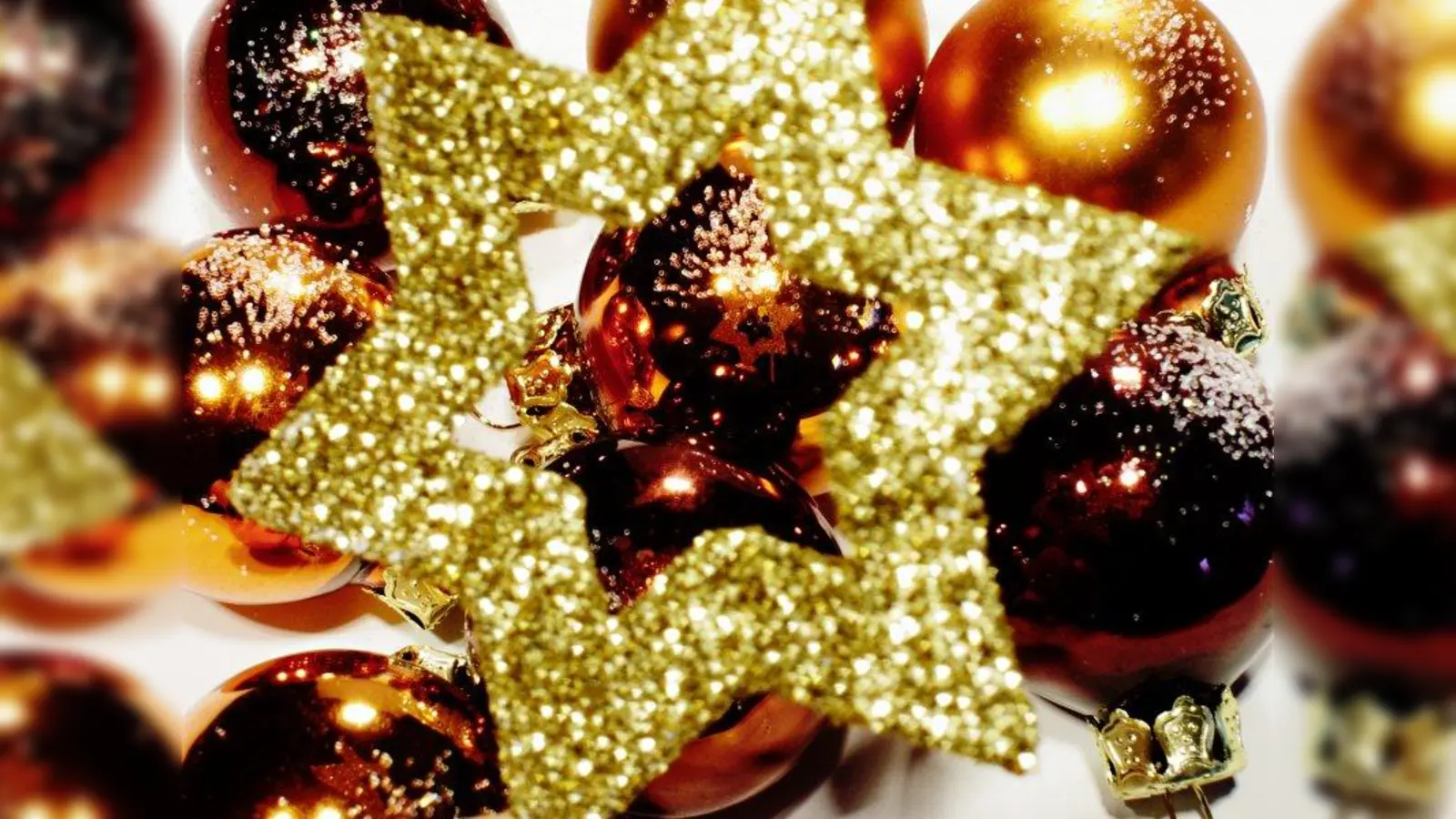 Es weihnachtet sehr in Stadt und Land - am zweiten Advent öffnet auch wieder der Haderner Christkindlmarkt. (Foto: Karin Schmidt/ pixelio.de)