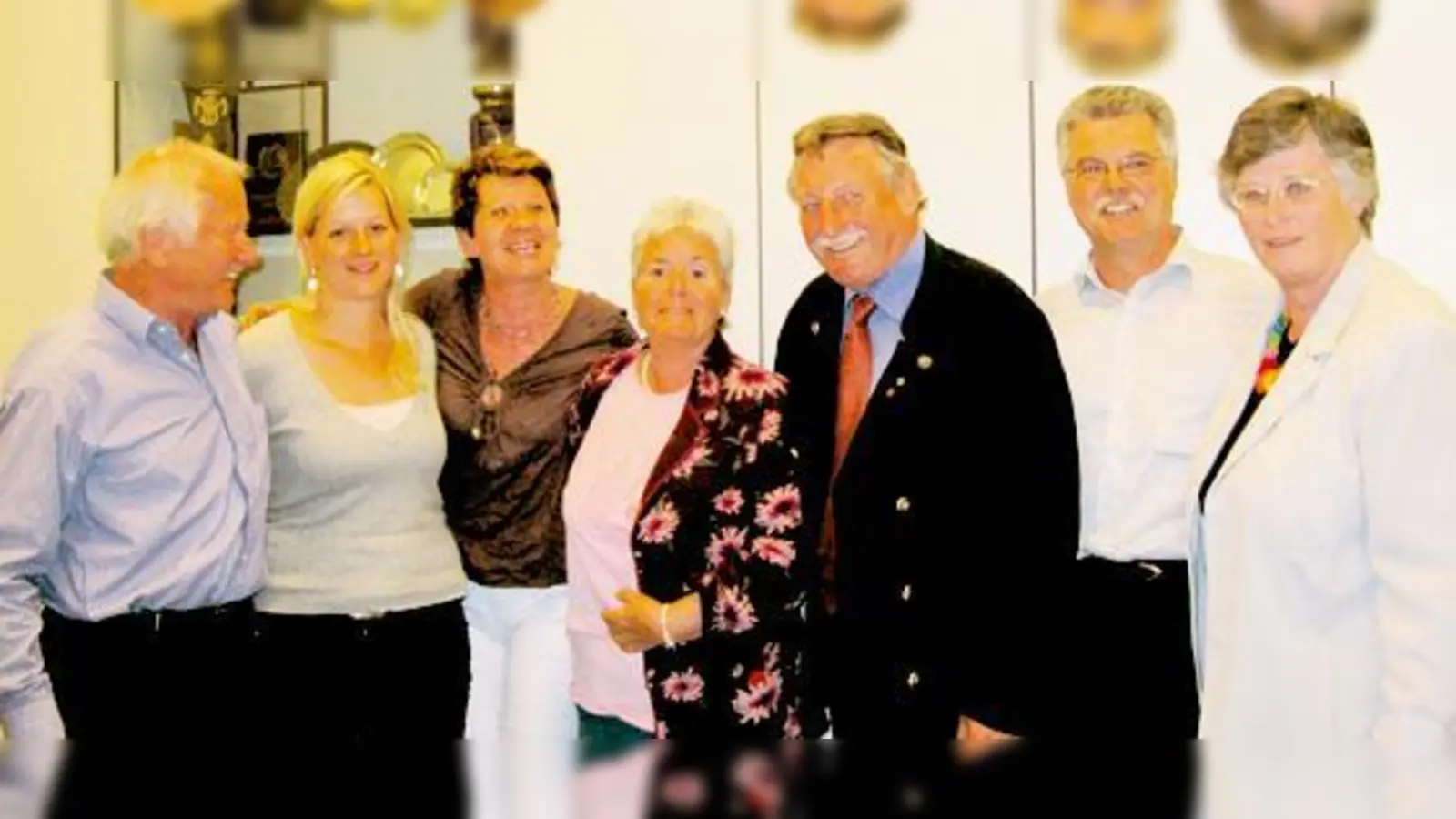 Der alte und neue Vorstand des TSV Turnerbund München (v. l.): Hans Gleixner, Kathi Wolfrat, Irene Gerhardinger, Brigitte Freitag, Helmut Schnappauf, Gerhard Walz und Ingrid Gail.  (Foto: TBM)