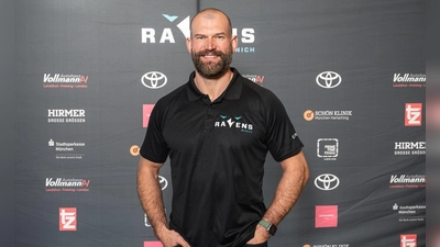 Joe Thomas, langjähriger NFL-Spieler bei den Cleveland Browns, verstärkt des Trainerteam der Munich Ravens. (Foto: Roland Johannes)