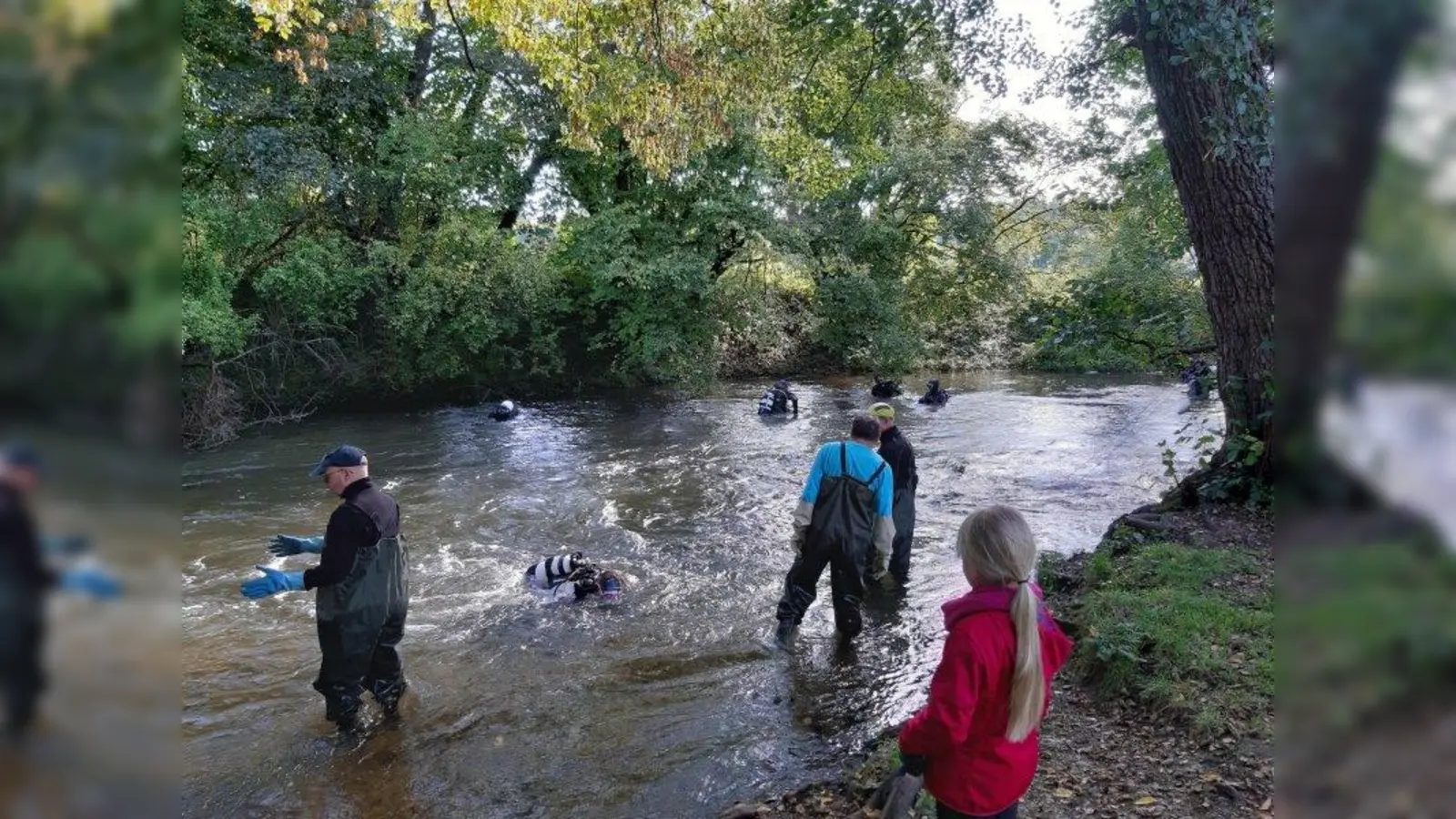 In der Würm wurde nach Müll getaucht. (Foto: Gem)