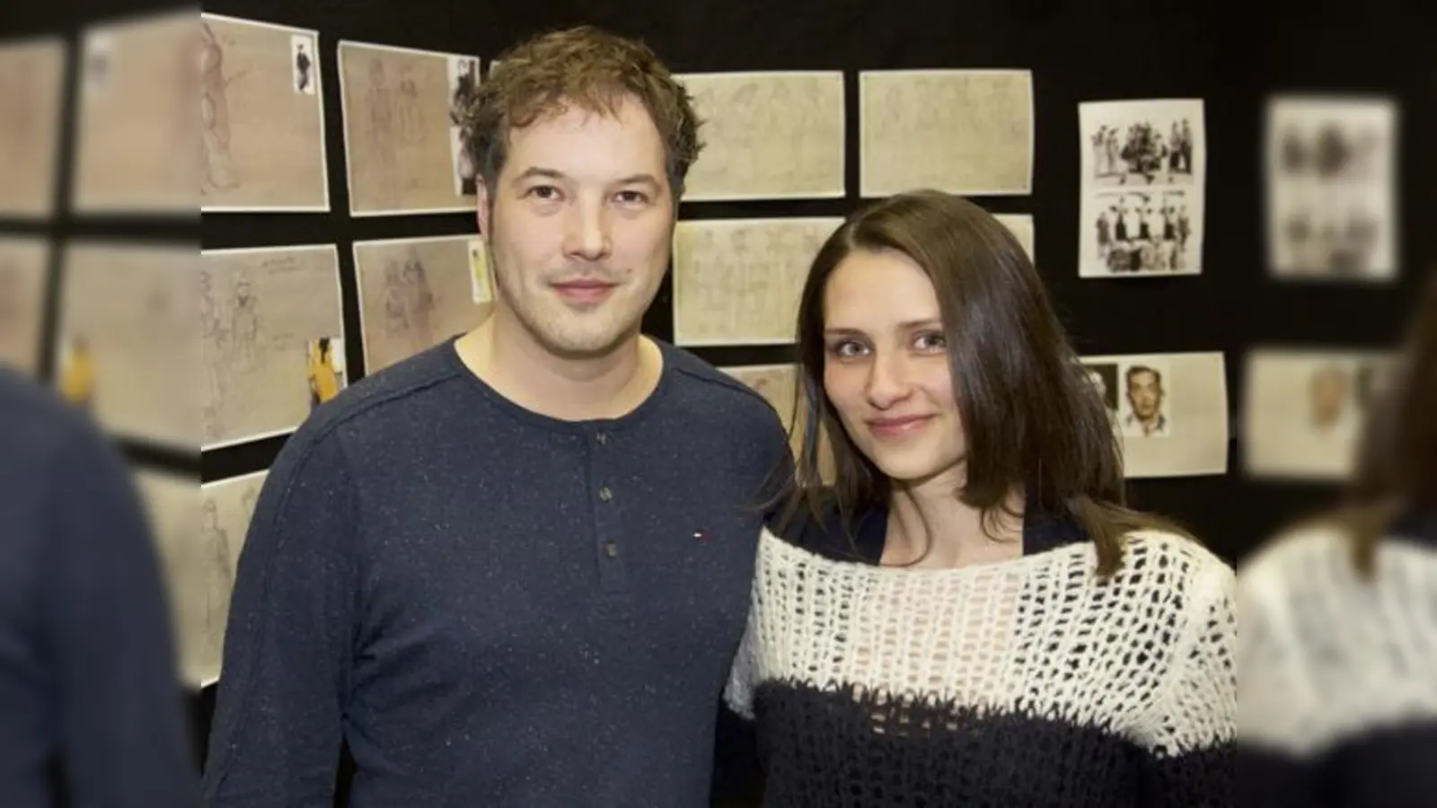 Noch in Zivil, ab 16. Februar in prächtigen Kostümen auf der Bühne: Daniel Prohaska und ­Camille Schnoor spielen die Hauptrollen in »Die Faschingsfee«	 (Foto: ©Christian POGO Zach)