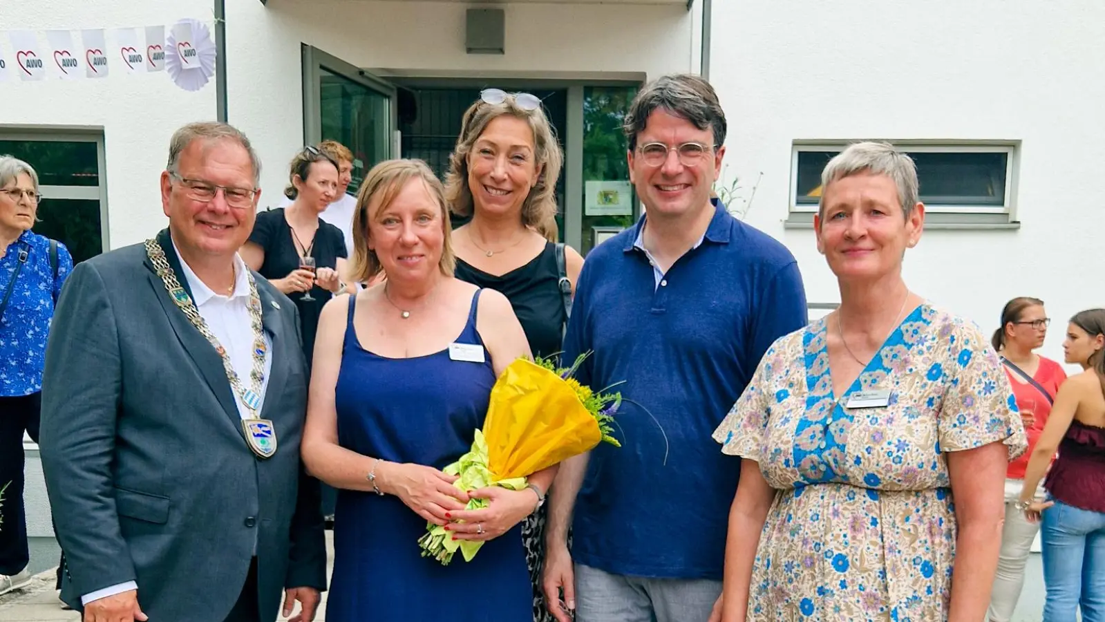 Feierten den 50. Geburtstag des AWO-Hortes (v.l.): Wolfgang Panzer (Brgm), Brigitte Müller (Einrichtungsleitung), Julia Sterzer (Geschäftsführerin AWO München-Stadt), Florian von Brunn (Vorsitzender AWO München-Stadt) und Petra Geißler (stellvertr. Einrichtungsleitung). (Foto: AWO München-Stadt)