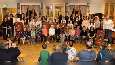 Vor großem Publikum fand das Schülerkonzert der Musikkapelle Gelting statt.  (Foto: Hierl)