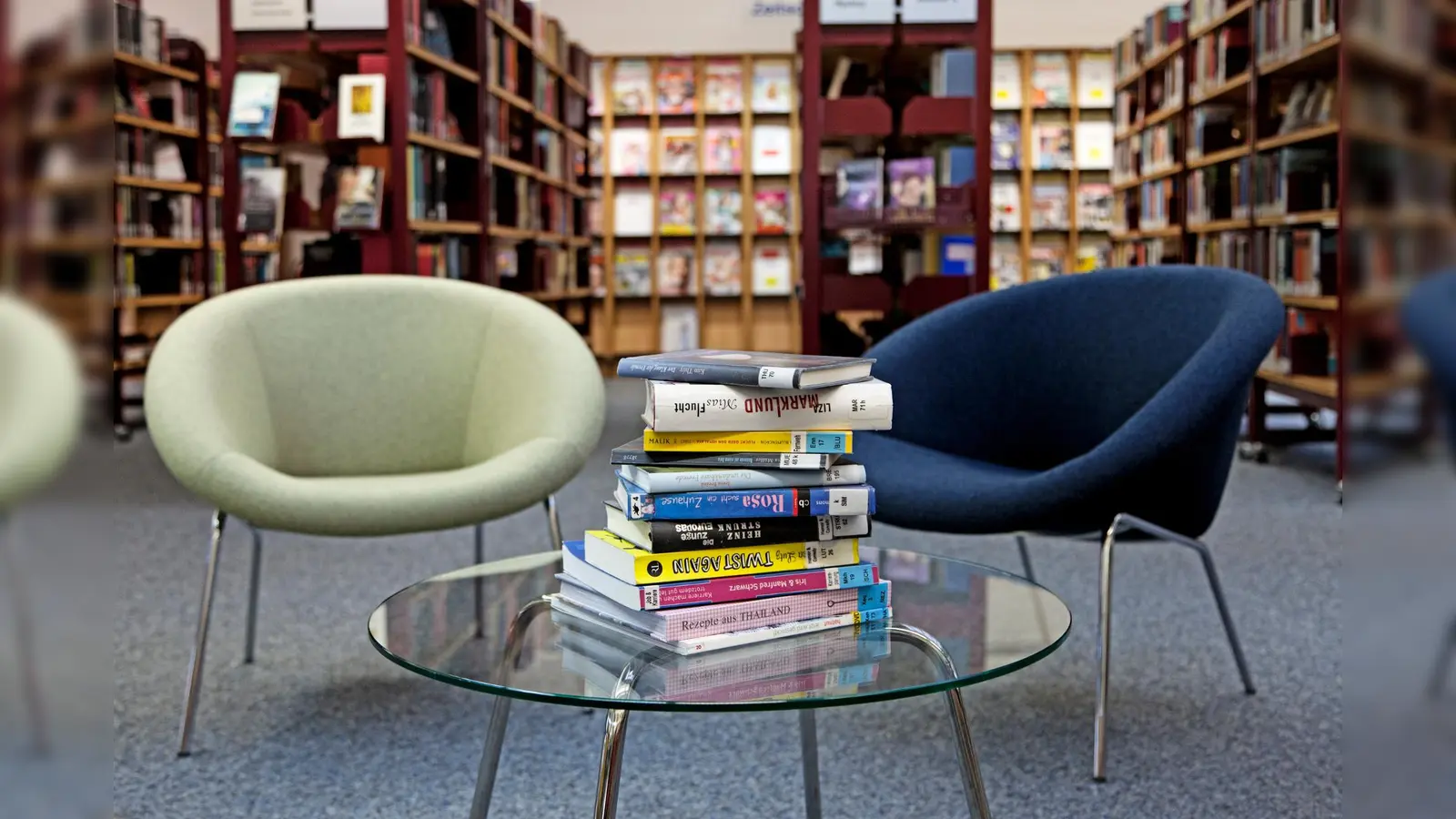 Am Wochenende ausleihen, das geht künftig jeden Samstag in der Moosacher und Hasenbergler Bibliothek. (Foto: Eva Jünger)