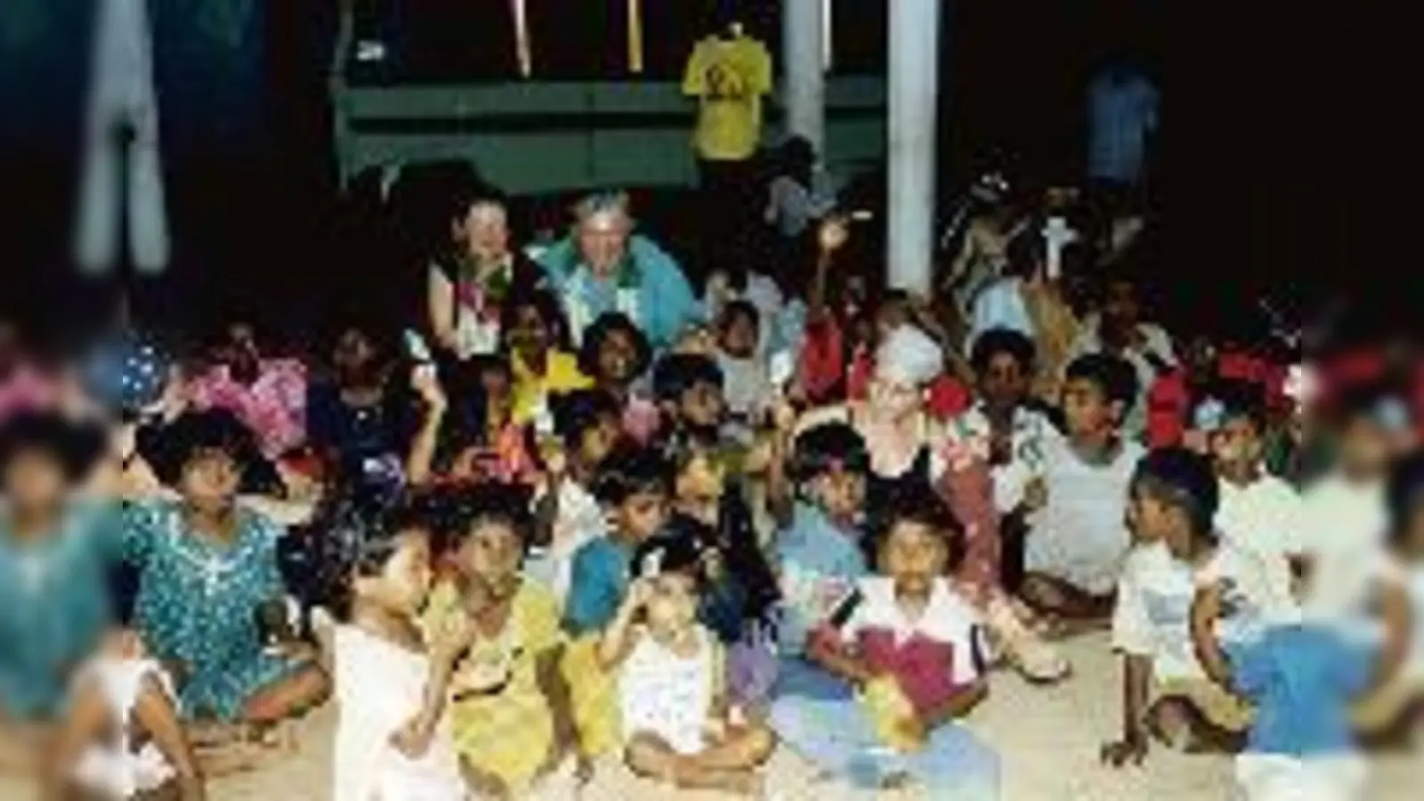 Perspektiven für eine bessere Zukunft  Toom und Bachmeier helfen indischen Kindern dabei.	 (Foto: Privat)