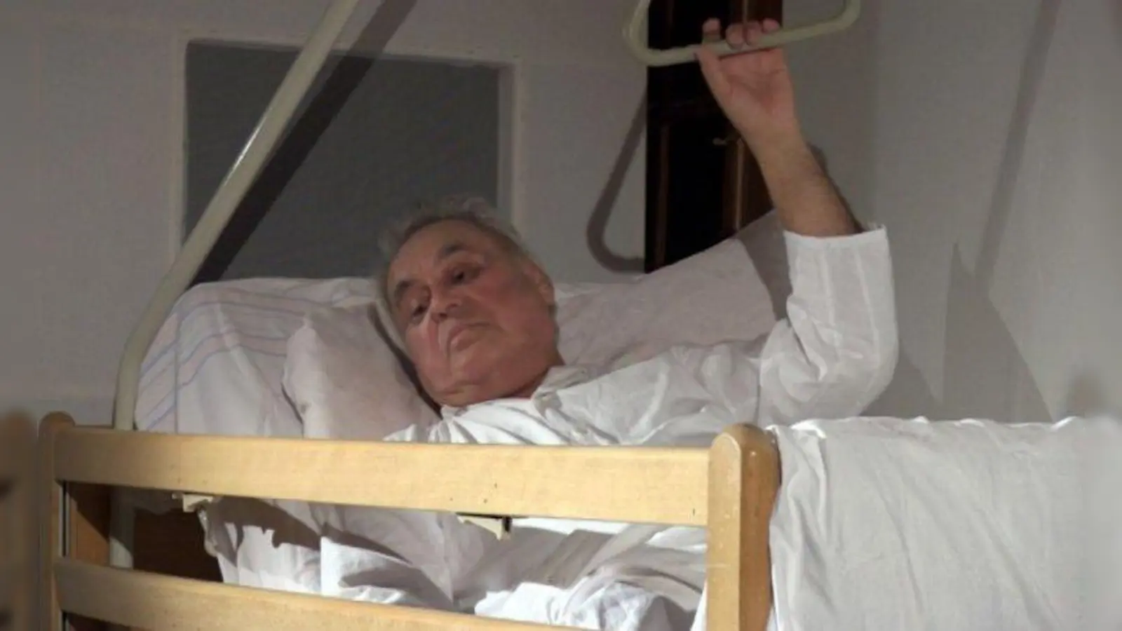 Sibierische Kälte fühlt der alte Mann (Günter Mayr), der ins Heim abgeschoben wurde. (Foto: pi)