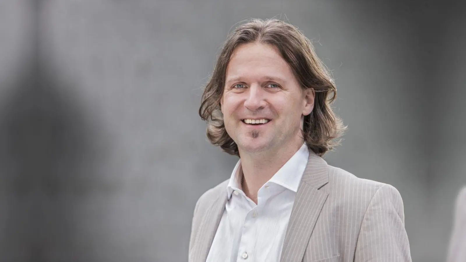 Prof. Timo Leukefeld wird ein innovatives Energie- und Gebäudekonzept in Sauerlach vorstellen. (Foto: Michael Bader)