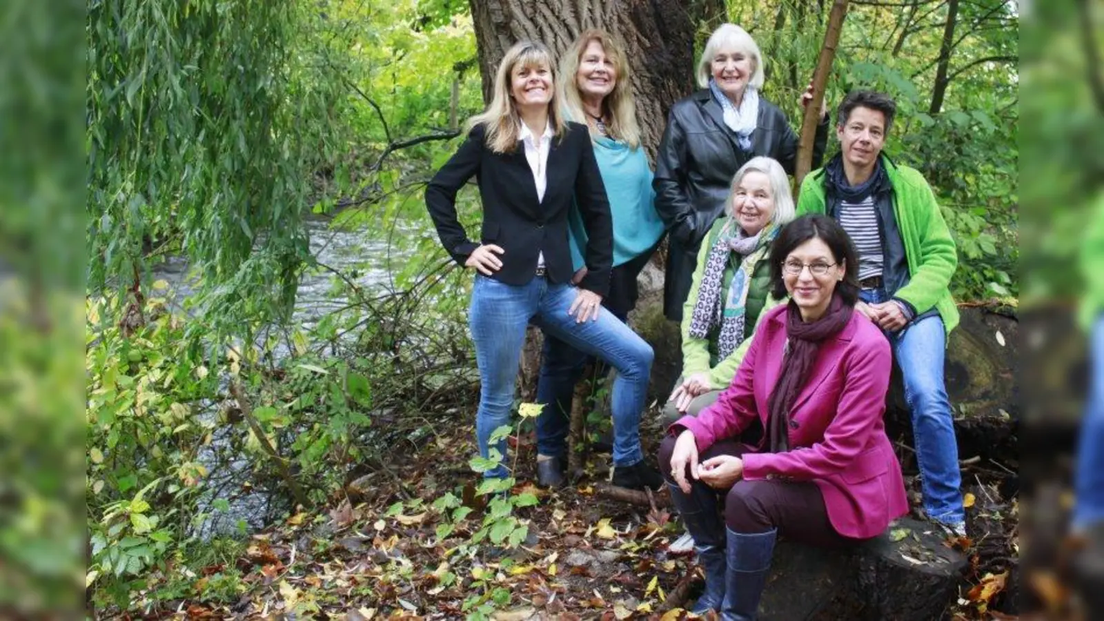 Künstlerischer Ausdruck als Chance für gegenseitiges Verständnis: die Würmtaler Künstlerinnen der WürmArt, Barbara Oberneder, Erika Klemt, Henny Schlüter, Dorothea Melchior, Sibylle Semlitsch und Martina Frick (v.l.), stellen im April und Mai aktuelle Werke im Planegger Rathaus aus. (Foto: Christiane Köferl)