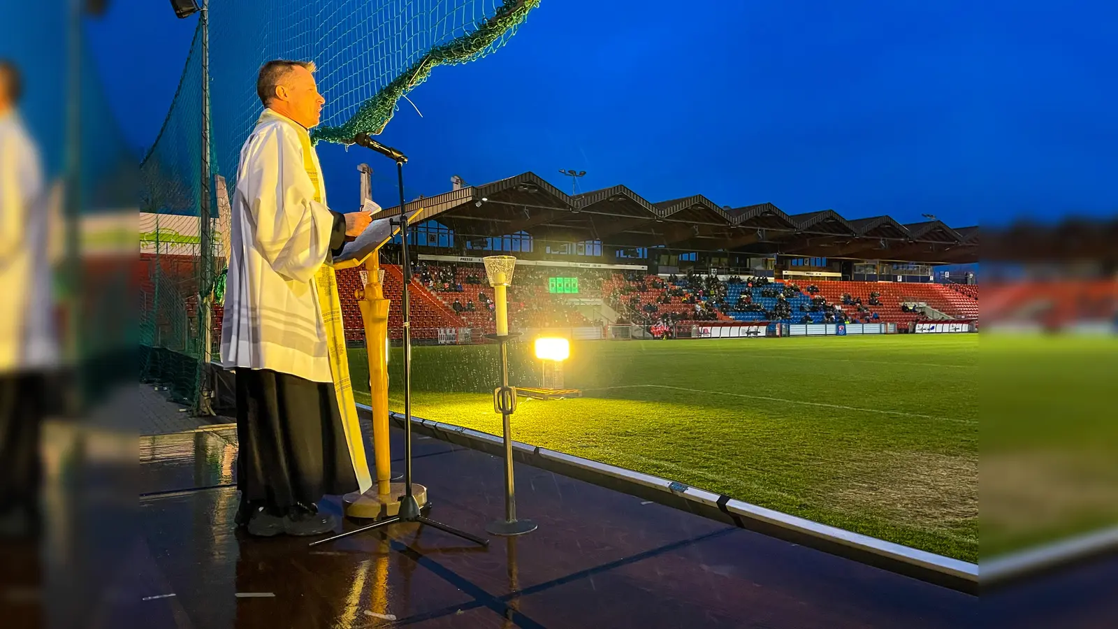 Rund 900 Besucher nahmen im vergangenen Jahre am Gottesdienst im Stadion der SpVgg Unterhaching teil, der unter anderem von Pfarrer Axel Windecker gehalten wurde. (Foto: SpVgg )