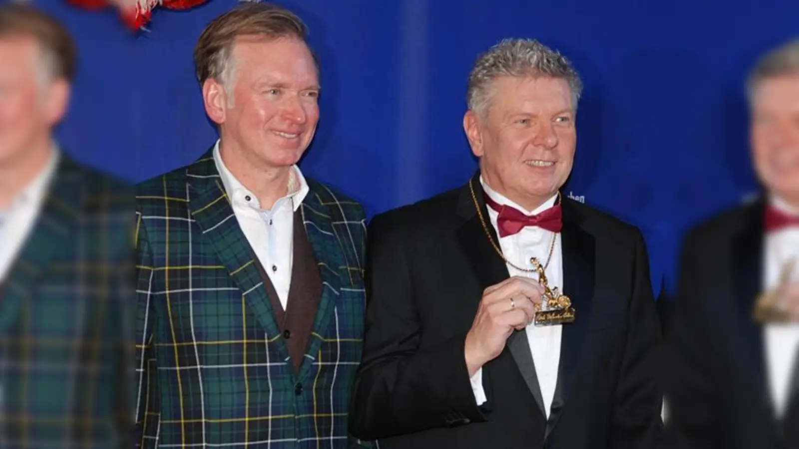 Preisträger Dieter Reiter mit seinem Laudator, dem »Humor-Sachverständigen« Christian Springer.	 (Foto: R. Bösl)