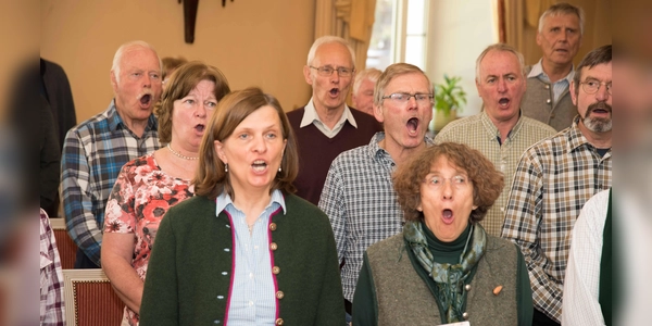 Eingeladen sind alle, die Freude am Singen haben. (Foto: Münchner Kreis für Volksmusik, Lied und Tanz e.V.)