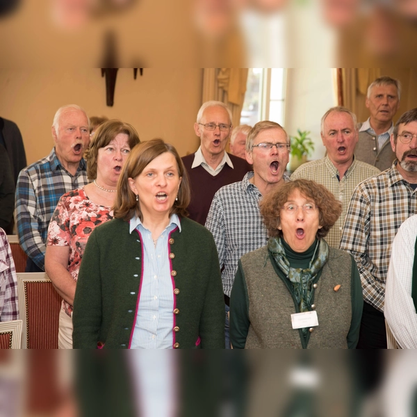 Eingeladen sind alle, die Freude am Singen haben. (Foto: Münchner Kreis für Volksmusik, Lied und Tanz e.V.)