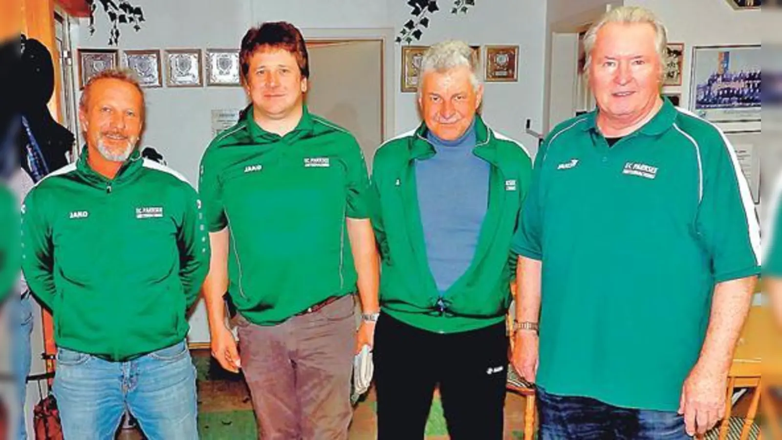Das Siegerteam der EC Parksee Stockschützen beim letzten Aspalt-Turnier des Jahres: (v.l.) Konrad Schlecht, Roland Geier, Heinz Hödl und Richard Dann.	 (Foto: EC Parksee)