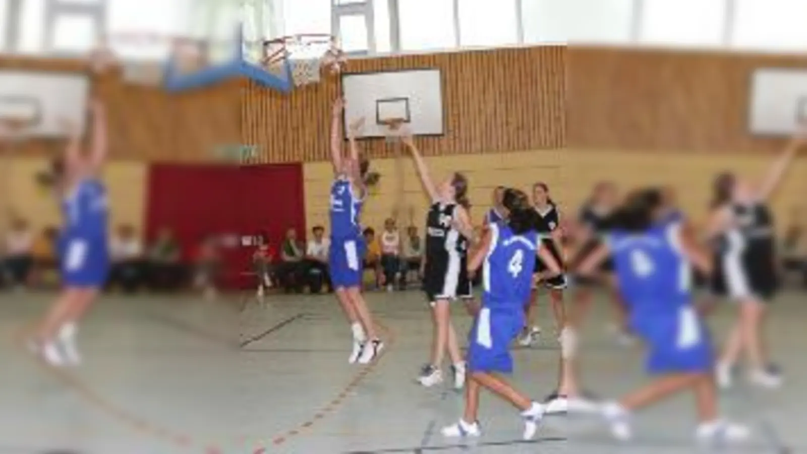 Schnell am Ball: die Basketball-Meisterinnen des TS Jahn.  (Foto: Verein)