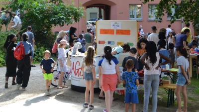 Großes Sommerfest im Hof des Nachbarschaftstreffs Führichstraße, Ramersdorf.  (Foto: Susanne Schulze, Münchner Wohnen)