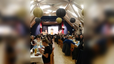 Zahlreiche Gäste durfte Landrat Martin Bayersdorfer beim Ehrenamtsempfang begrüßen. (Foto: LRA Erding)