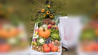 Die farbenfrohe Ernte wird präsentiert (Foto: Markus Wasmeier)