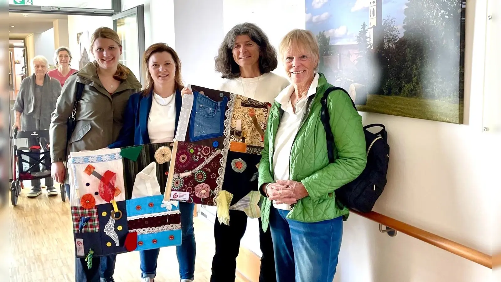 Ein Team des Hospizkreises Ottobrunn hat das Seniorenheim in Sauerlach besucht. (Foto: Hospizkreis Ottobrunn)