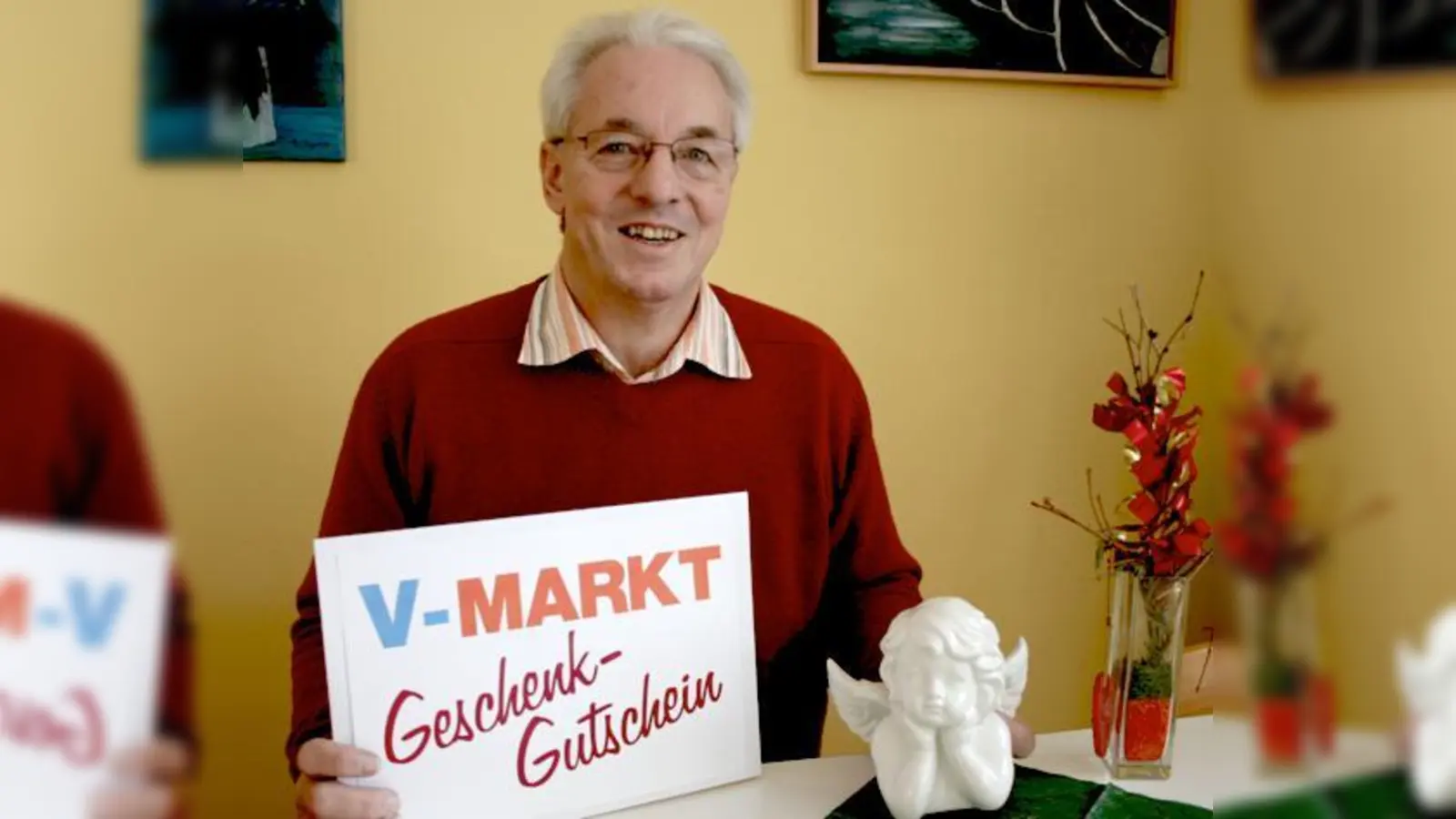 Max Panzer ist der Moosacher Weihnachtsengel 2012. Denn er ist als ehrenamtlicher Rentenberater im Dienste der Bürger aktiv.	 (Foto: ws)