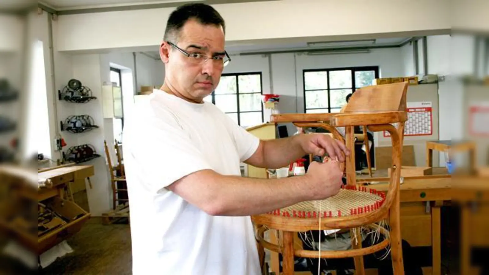 Peter Urban ist schon seit vielen Jahren in der Schreinerei Moosach tätig.	 (F.: ws)