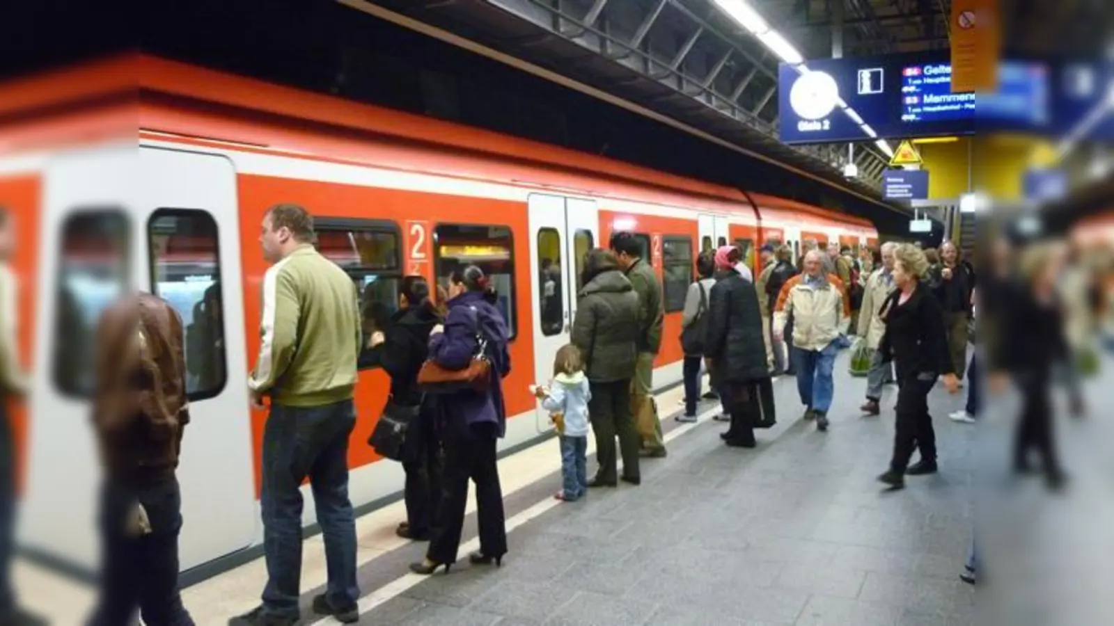 Volle Züge im S-Bahn-Untergeschoss: Mit täglich knapp 800.000 Fahrgästen ist die jetzige Stammstrecke bereits heute am Limit.   (Foto: sm)