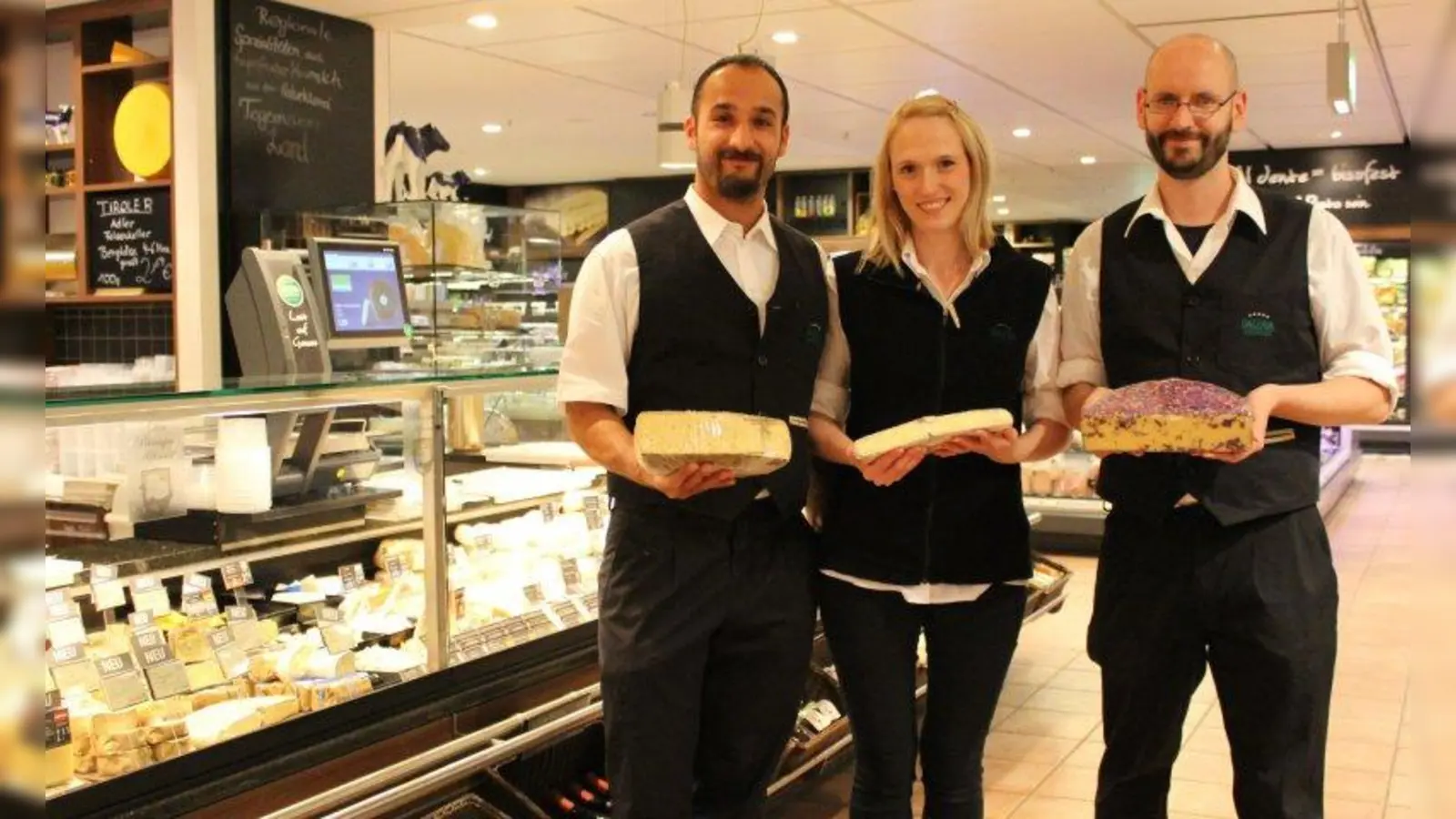 Große Fans des „Rheingau Affineur”: die Kaufhof-Mitarbeiter Stefan Bück, Anke Bedemann und Thomas Weigl (v.l.). (Foto: sb)