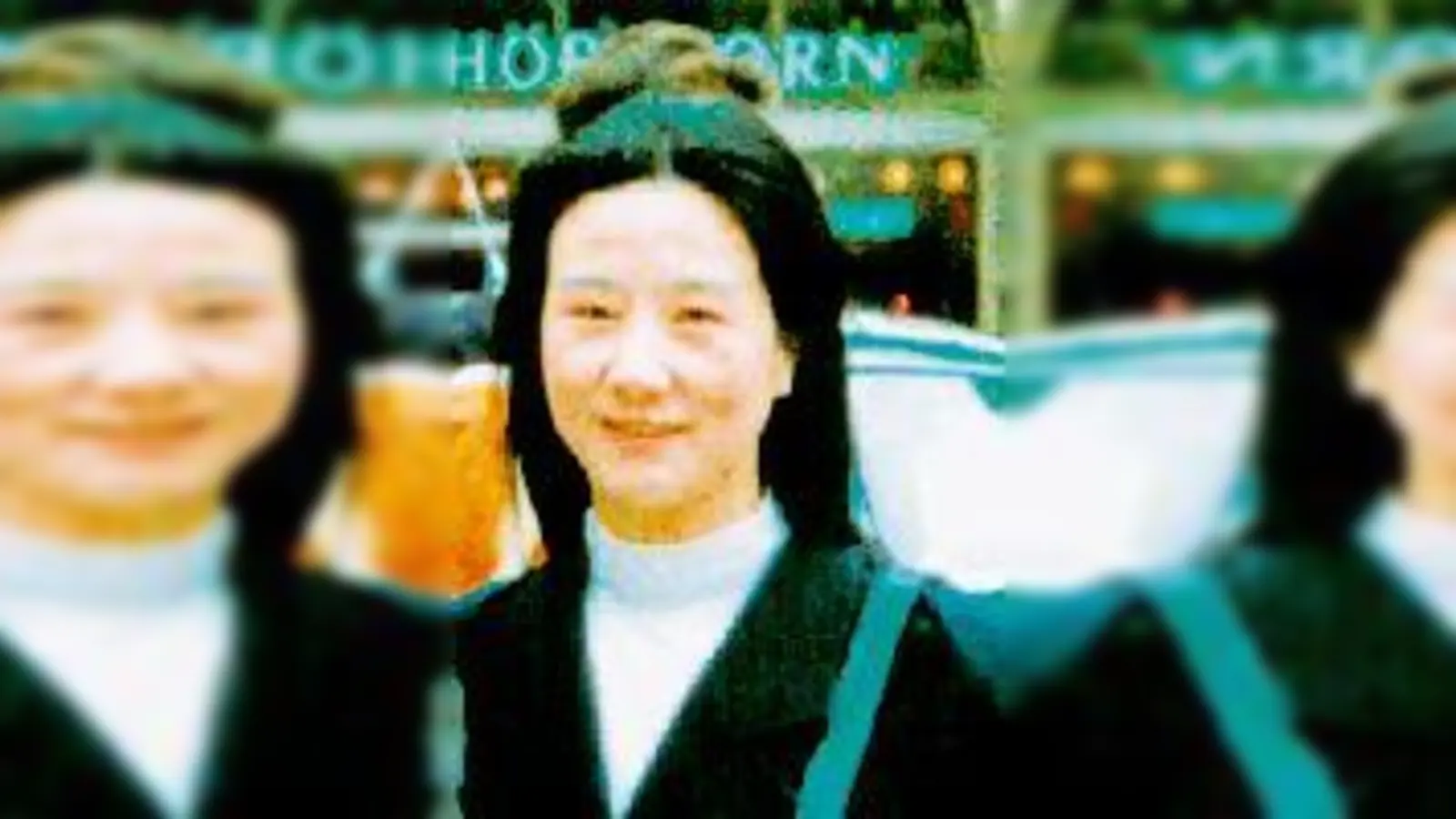 Im dritten Stock des Hauses in der Hesseloher Straße wurde die 41-jährige Chinesin Ye Wang brutal ermordet. Die Polizei fahndet nach dem Täter und hofft auf Hilfe aus der Bevölkerung.  (Foto: Polizei)