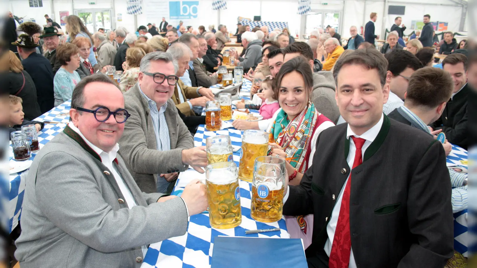 Zufrieden mit „viel CSU” im Koalitionsvertrag und voller Ideen für München: OB-Kandidat Clemens Baumgärtner und MdL Josef Schmid (beide links) sowie MdL Georg Eisenreich und Stadträtin Veronika Mirlach (beide rechts). (Foto: job)