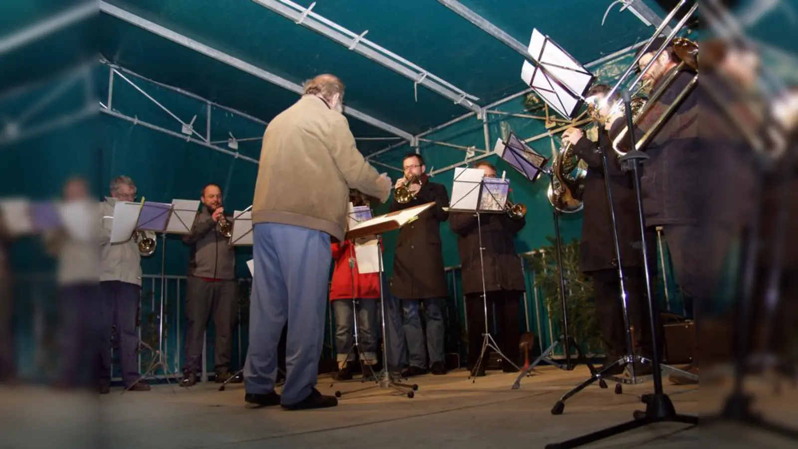 Der Ökumenische Bläserkreis umrahmt auch in diesem Jahr wieder die offizielle Eröffnung mit stimmungsvollen Weisen. (Foto: Eva Schraft)
