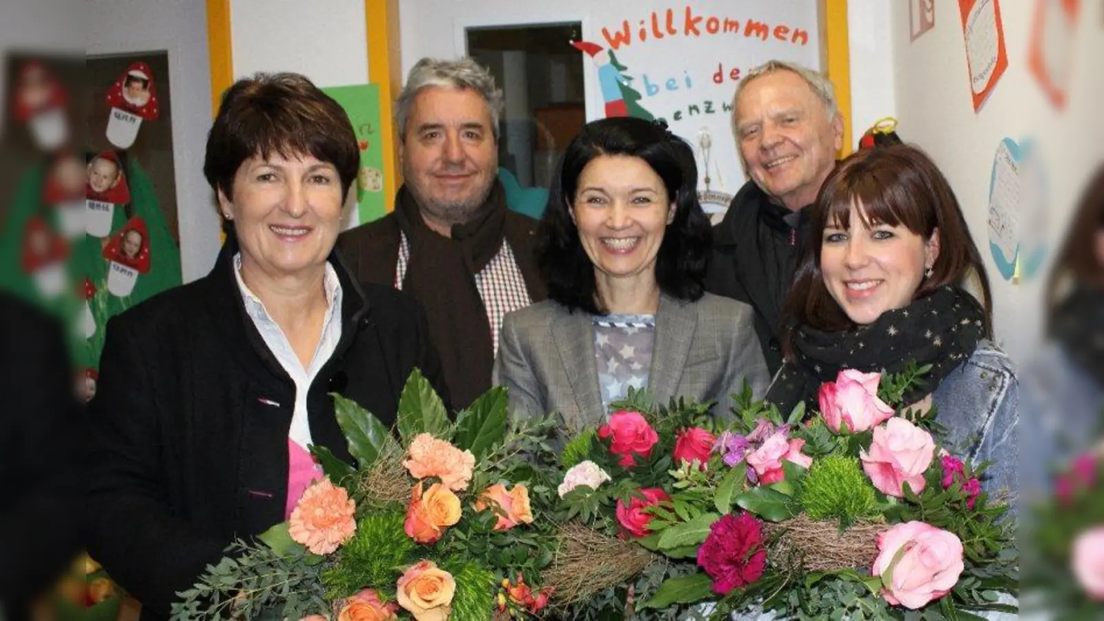 Kinderkrippe im Kraillinger Gewerbegebiet: Bürgermeisterin Christine Borst, Bauherr Michael Weiss, Karin Bader vom Träger Denk mit!, Rainer Dietz von der Bauleitung und Krippenleiterin Claudia Rampel (v.l.) bei der Eröffnung. (Foto: US)