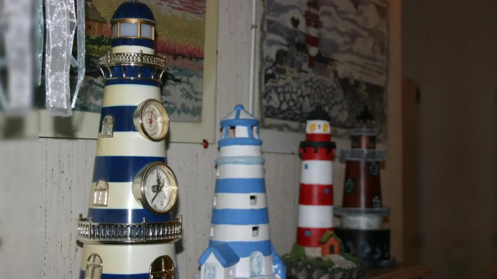 In Reih und Glied: Leuchttürme in der ganzen Wohnung! (Foto: kr)