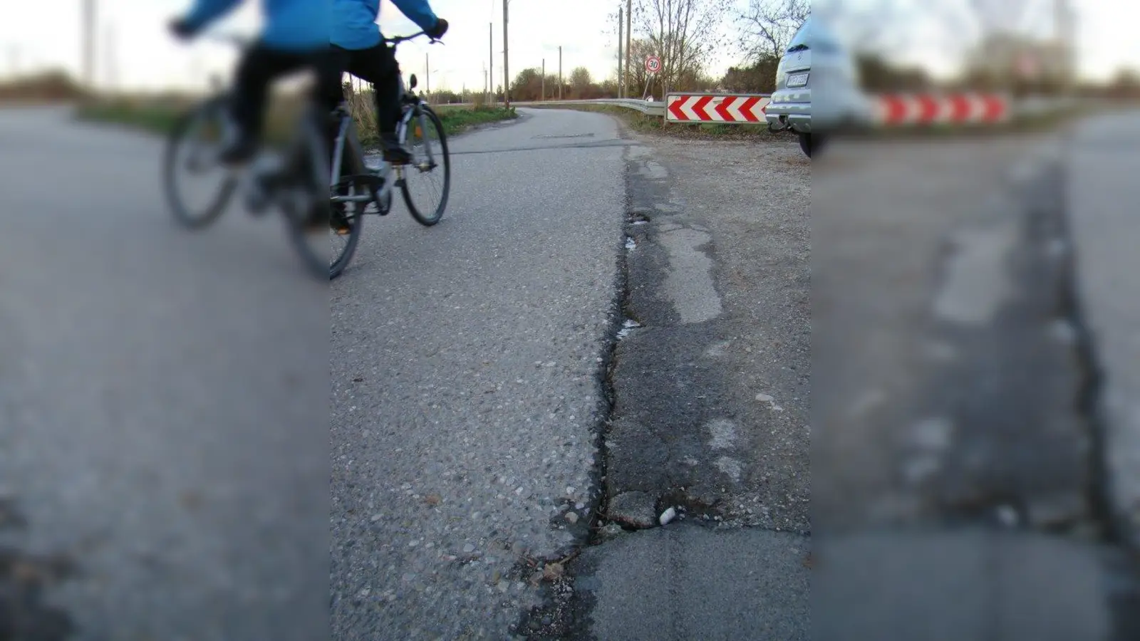 Tiefe Risse und Schlaglöcher. (Foto: pst)