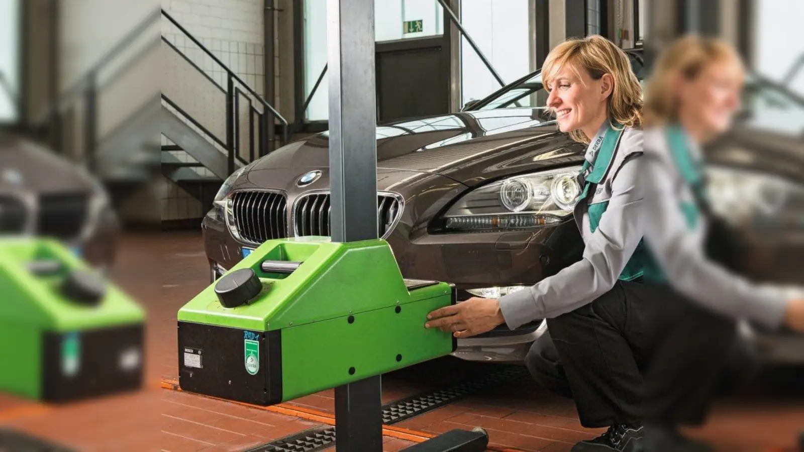 Der Herbst kommt, die Tage werden kürzer: Beim kostenlosen Licht-Test wird überprüft, ob mit der Beleuchtung alles in Ordnung ist. (Foto: Dekra)